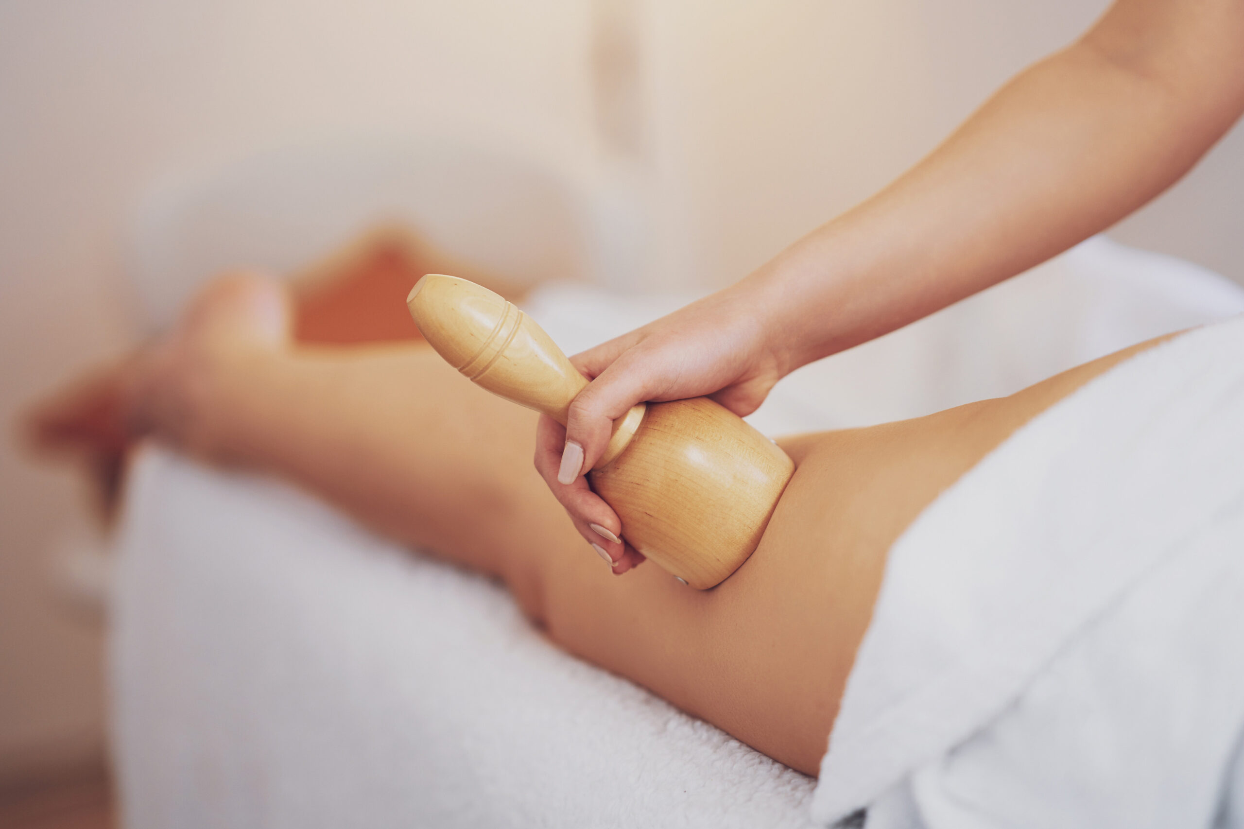 Massage bien-être drainant à la madérothérapie