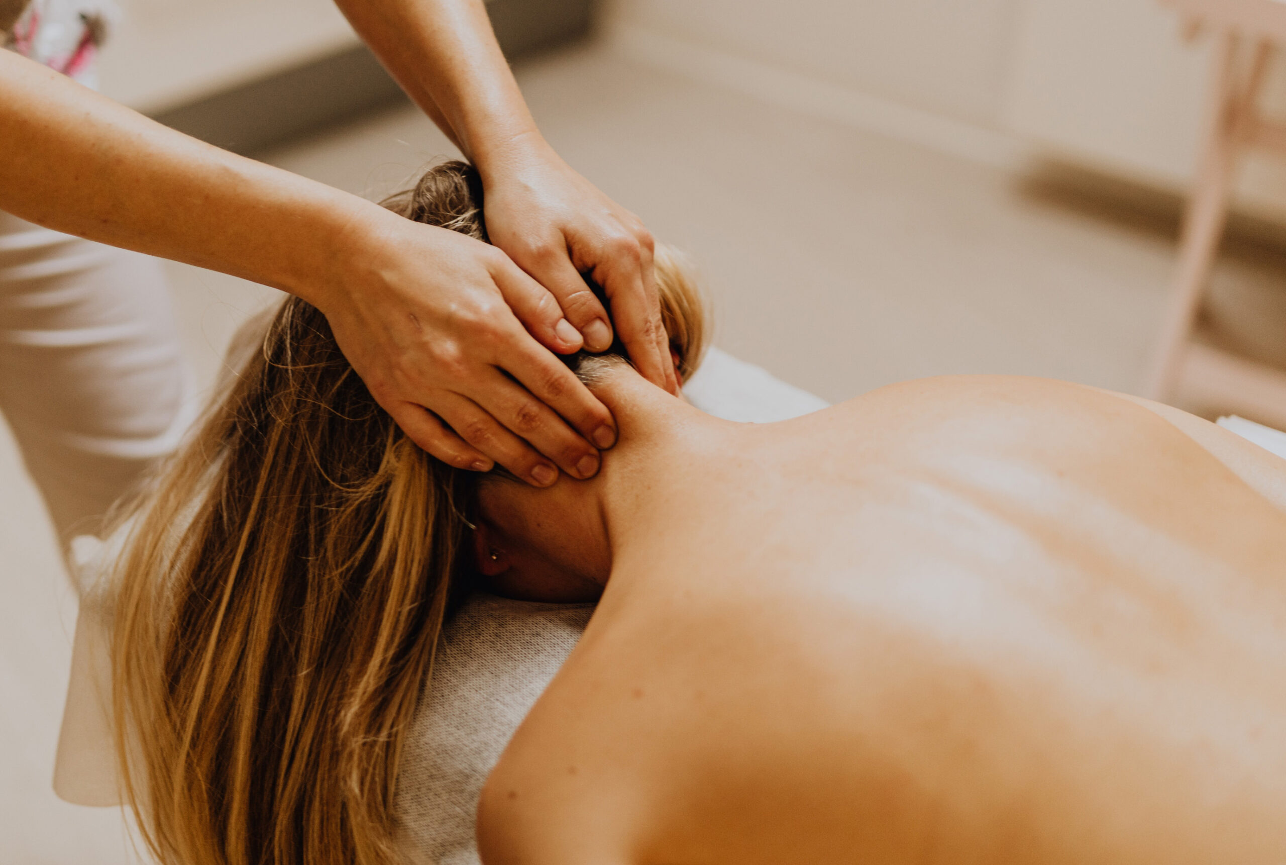 Massage crânien Hairplay pour apaiser les tensions à l’institut Millodie en Seine-et-Marne